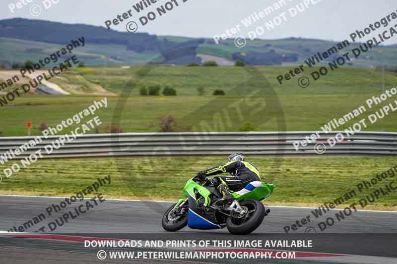 cadwell no limits trackday;cadwell park;cadwell park photographs;cadwell trackday photographs;enduro digital images;event digital images;eventdigitalimages;navarra;no limits trackdays;peter wileman photography;racing digital images;trackday digital images;trackday photos